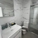 - Sea View - 2 Bedrooms 3 Beds - Rotterdam شقة
