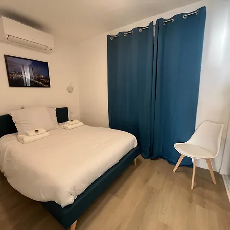 - Sea View - 2 Bedrooms 3 Beds - Rotterdam