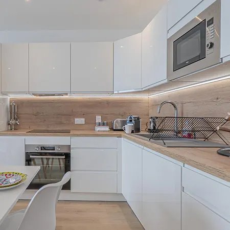 - Sea View - 2 Bedrooms 3 Beds - Rotterdam 아파트