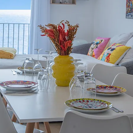- Sea View - 2 Bedrooms 3 Beds - Rotterdam